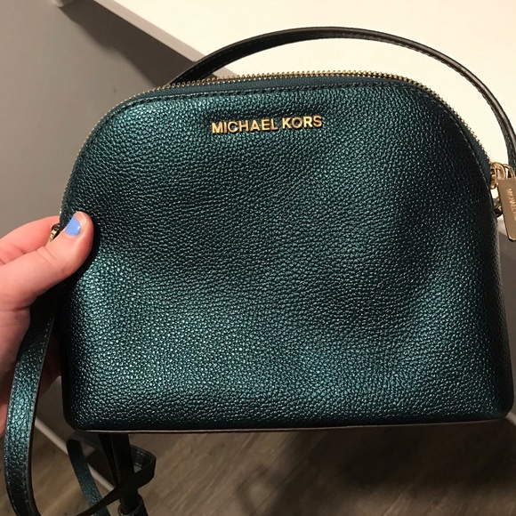 Michael Kors purse - Picture 3 of 7